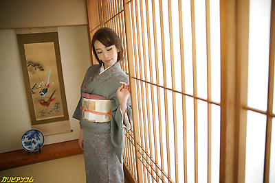 Japon Kız içinde bir kimono